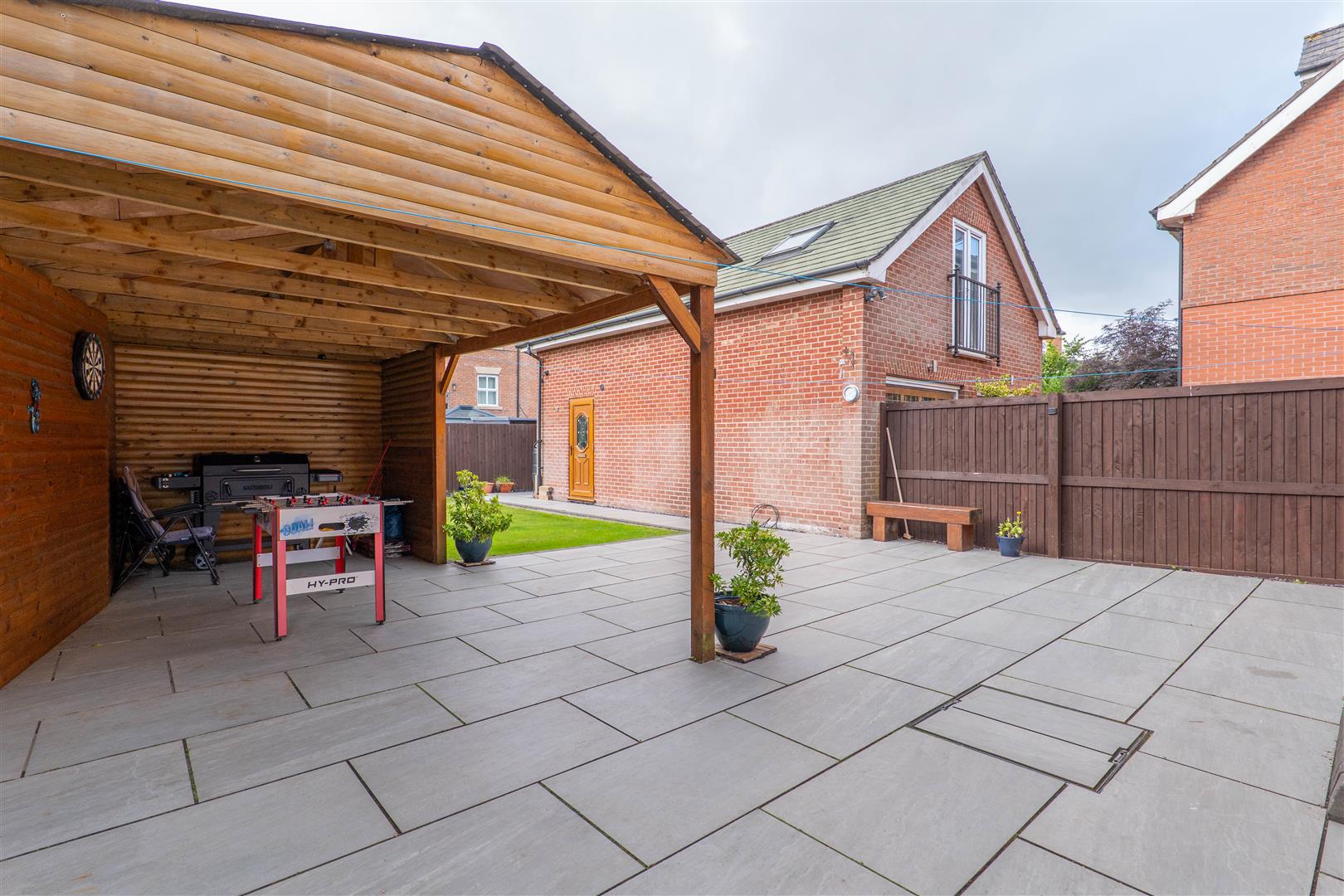4 bed property in Carrwood way, Preston
